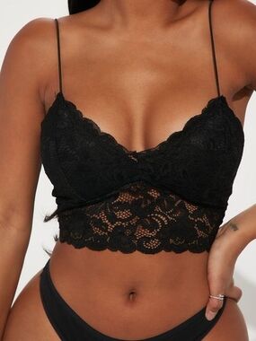 New Look Black Lace Bralette Crop